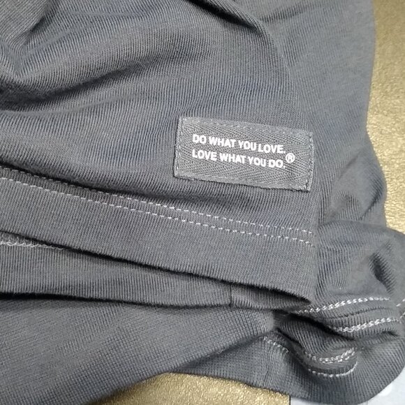 NWT - Long Sleeve Life is Good Christmas T-shirt - Picture 3 of 3